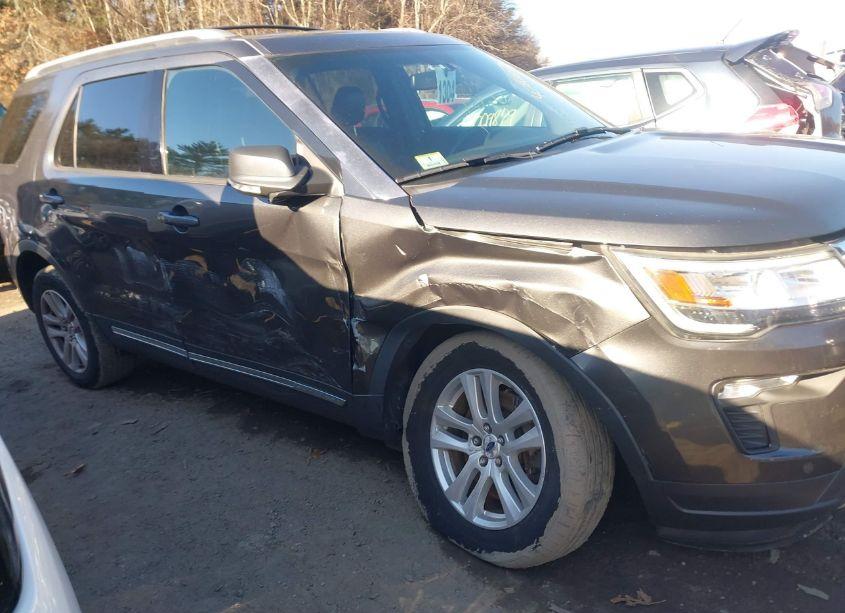 Photo 13 of 2019 Ford Explorer XLT (VIN 1FM5K8D87KGA99128)