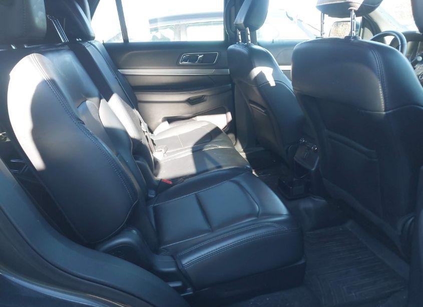 Photo 8 of 2019 Ford Explorer XLT (VIN 1FM5K8D87KGA99128)