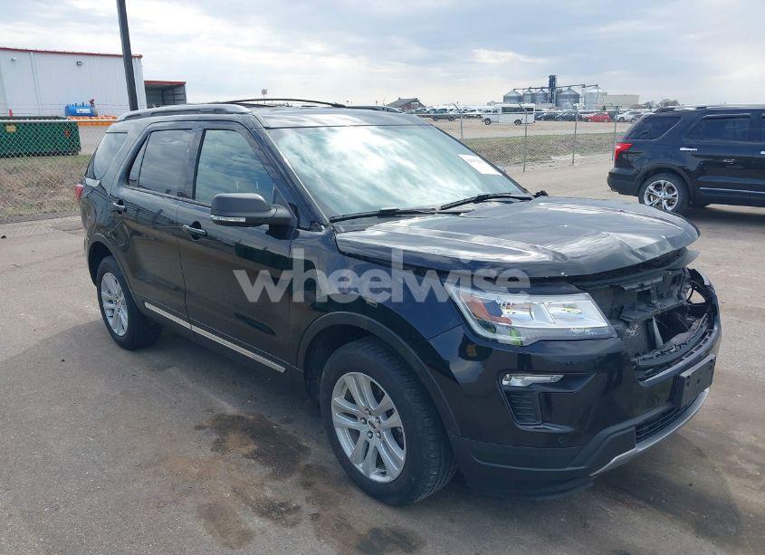 2019 Ford Explorer XLT (VIN 1FM5K8D87KGB08202) main photo