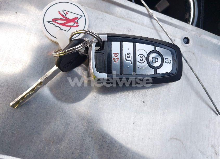 Photo 11 of 2019 Ford Explorer XLT (VIN 1FM5K8D87KGB08202)