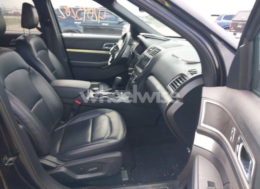 Photo 5 of 2019 Ford Explorer XLT (VIN 1FM5K8D87KGB08202)