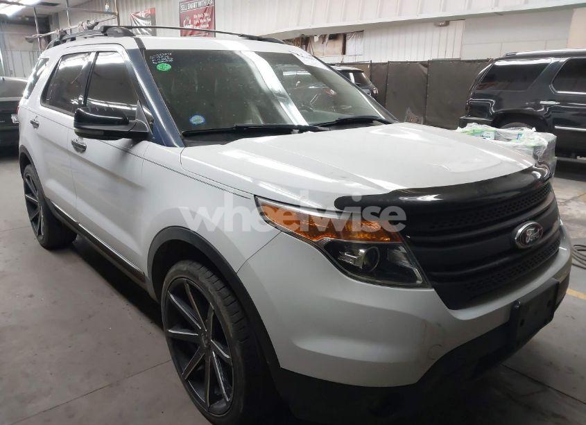 2013 Ford Explorer XLT (VIN 1FM5K8D88DGA13036) main photo
