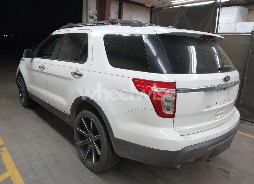 Photo 3 of 2013 Ford Explorer XLT (VIN 1FM5K8D88DGA13036)