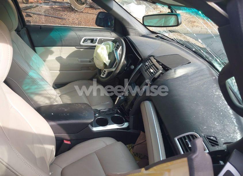 Photo 5 of 2013 Ford Explorer XLT (VIN 1FM5K8D88DGA24943)