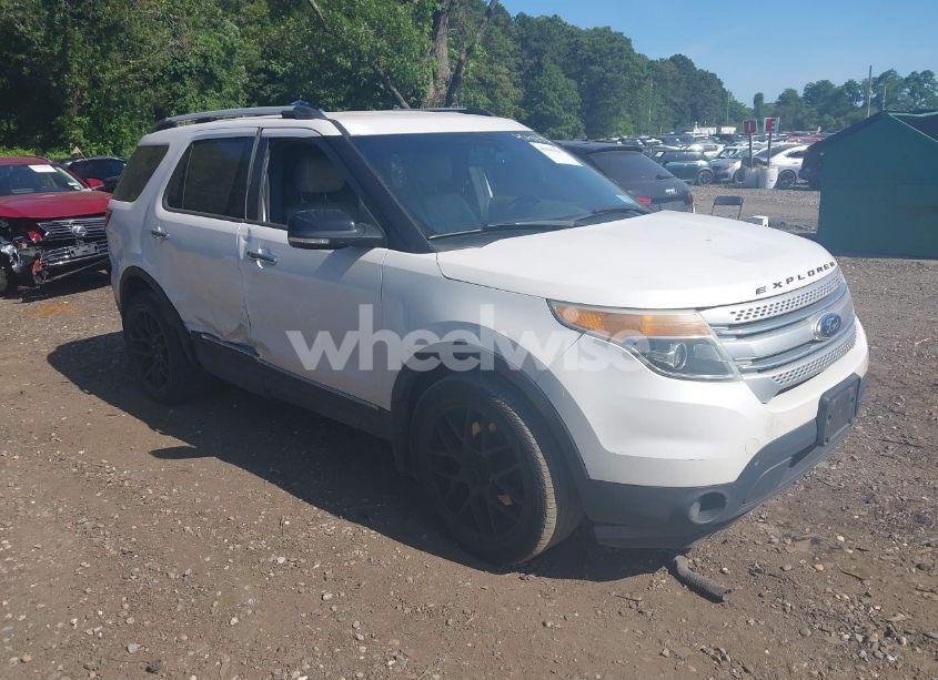 2014 Ford Explorer XLT (VIN 1FM5K8D88EGA52176) main photo