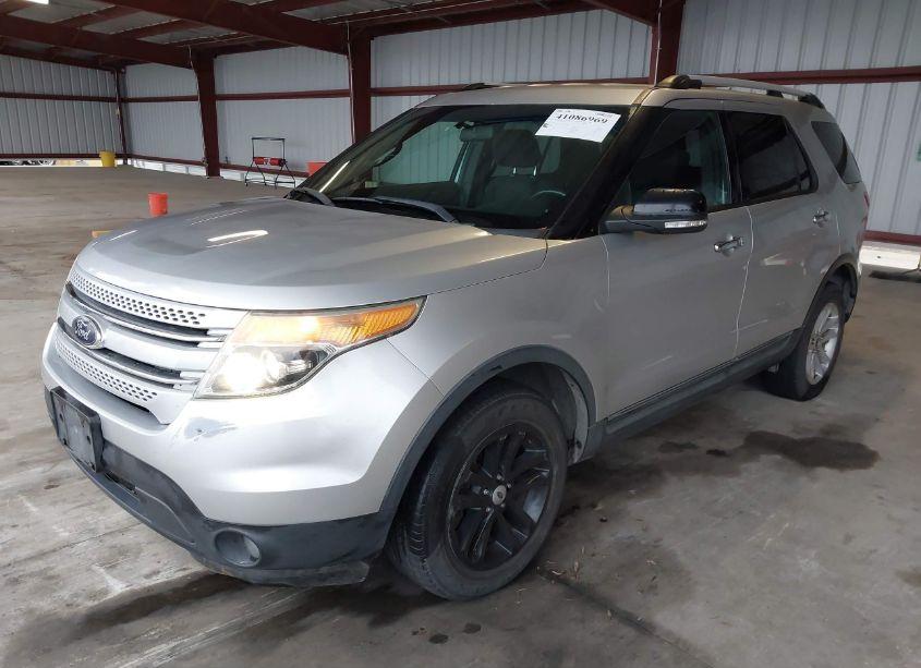 Photo 2 of 2014 Ford Explorer XLT (VIN 1FM5K8D88EGB44078)