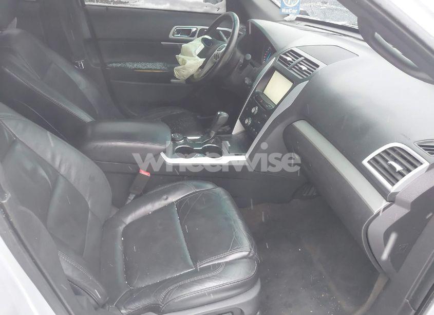 Photo 5 of 2015 Ford Explorer XLT (VIN 1FM5K8D88FGB26634)