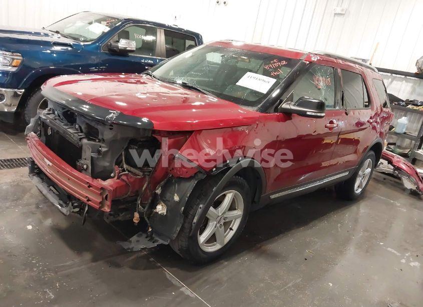 Photo 2 of 2016 Ford Explorer XLT (VIN 1FM5K8D88GGB52281)