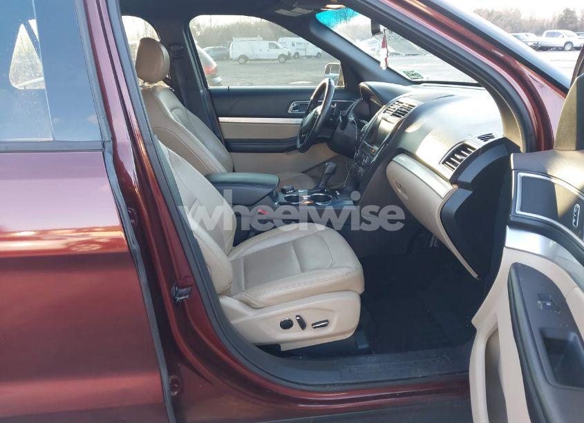 Photo 5 of 2016 Ford Explorer XLT (VIN 1FM5K8D88GGB57853)