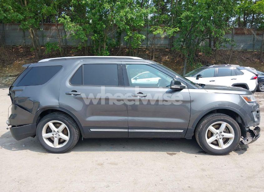 Photo 13 of 2016 Ford Explorer XLT (VIN 1FM5K8D88GGB57934)