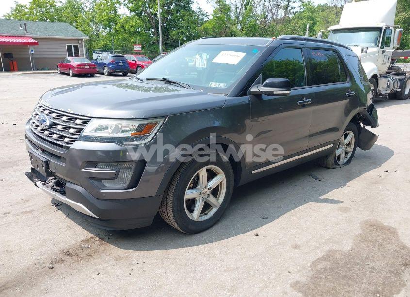 Photo 2 of 2016 Ford Explorer XLT (VIN 1FM5K8D88GGB57934)