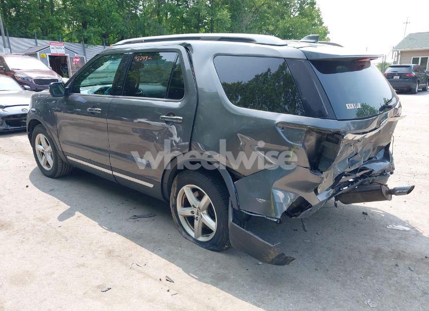 Photo 3 of 2016 Ford Explorer XLT (VIN 1FM5K8D88GGB57934)