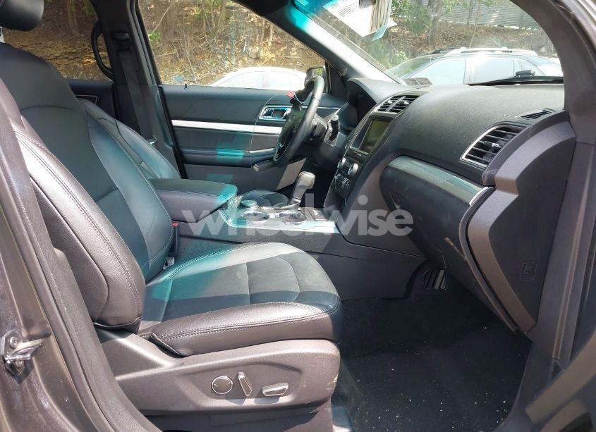 Photo 5 of 2016 Ford Explorer XLT (VIN 1FM5K8D88GGB57934)