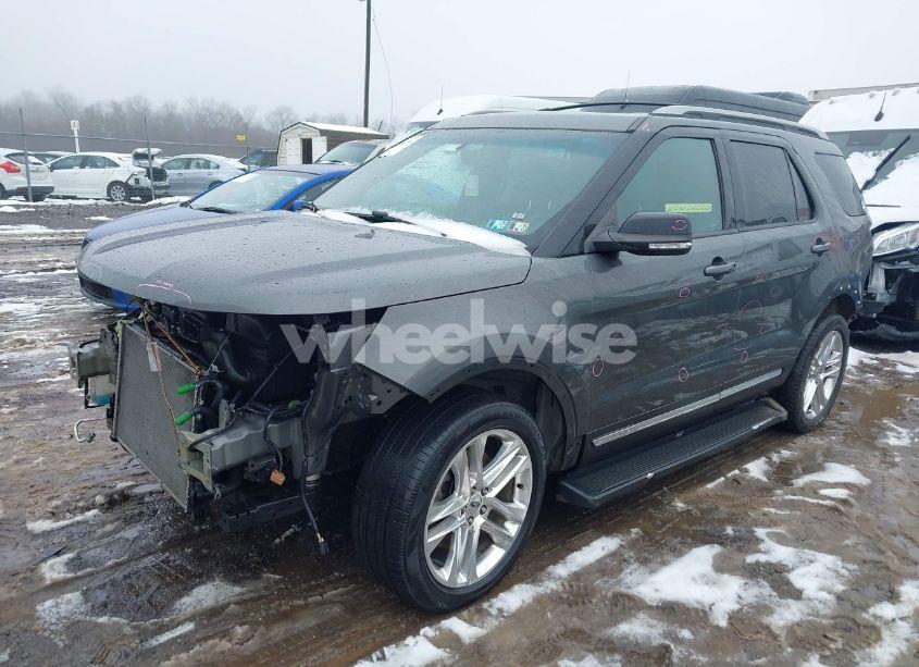 Photo 2 of 2016 Ford Explorer XLT (VIN 1FM5K8D88GGB58064)