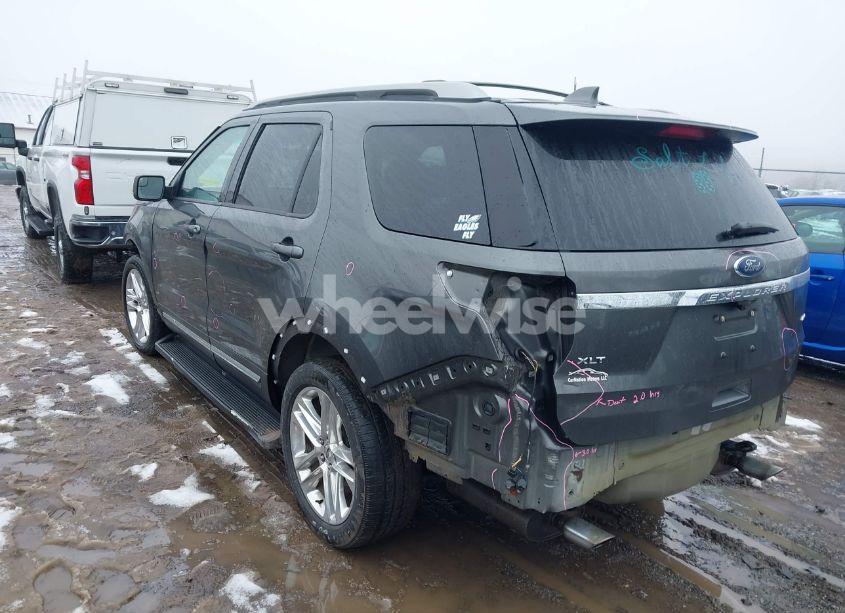 Photo 3 of 2016 Ford Explorer XLT (VIN 1FM5K8D88GGB58064)