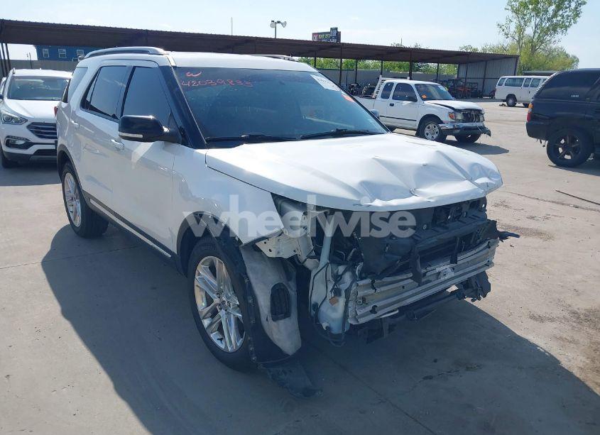 2016 Ford Explorer XLT (VIN 1FM5K8D88GGB62373) main photo