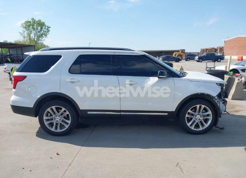 Photo 14 of 2016 Ford Explorer XLT (VIN 1FM5K8D88GGB62373)