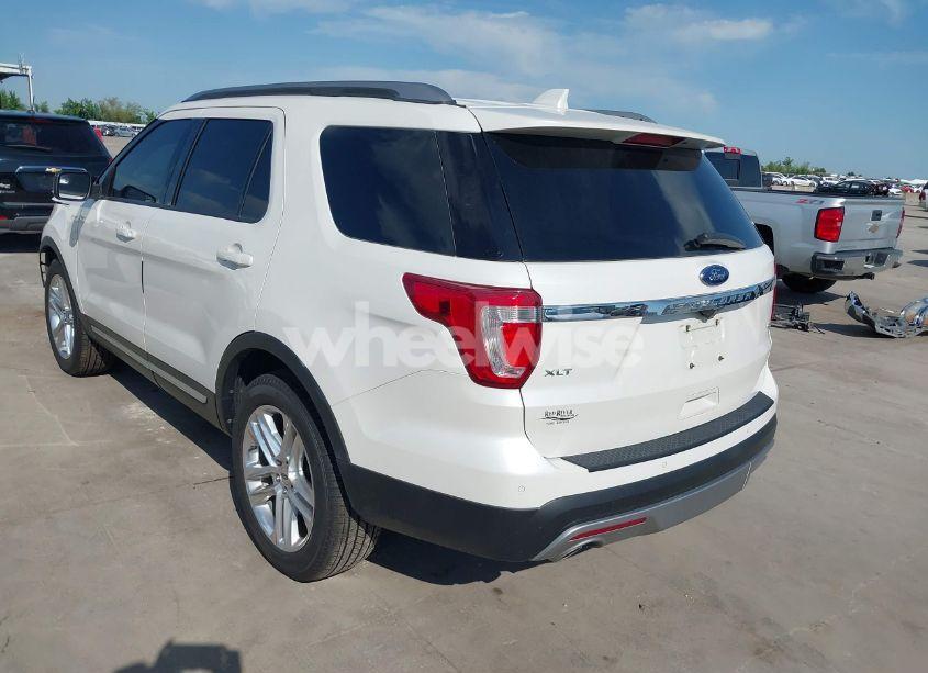 Photo 3 of 2016 Ford Explorer XLT (VIN 1FM5K8D88GGB62373)