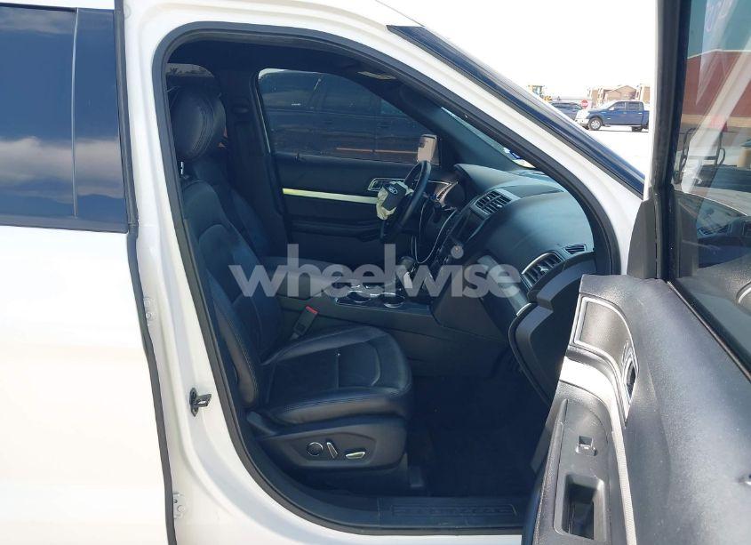 Photo 5 of 2016 Ford Explorer XLT (VIN 1FM5K8D88GGB62373)