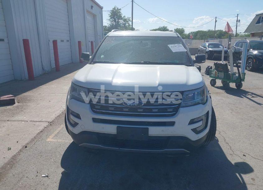 Photo 12 of 2016 Ford Explorer XLT (VIN 1FM5K8D88GGC84456)
