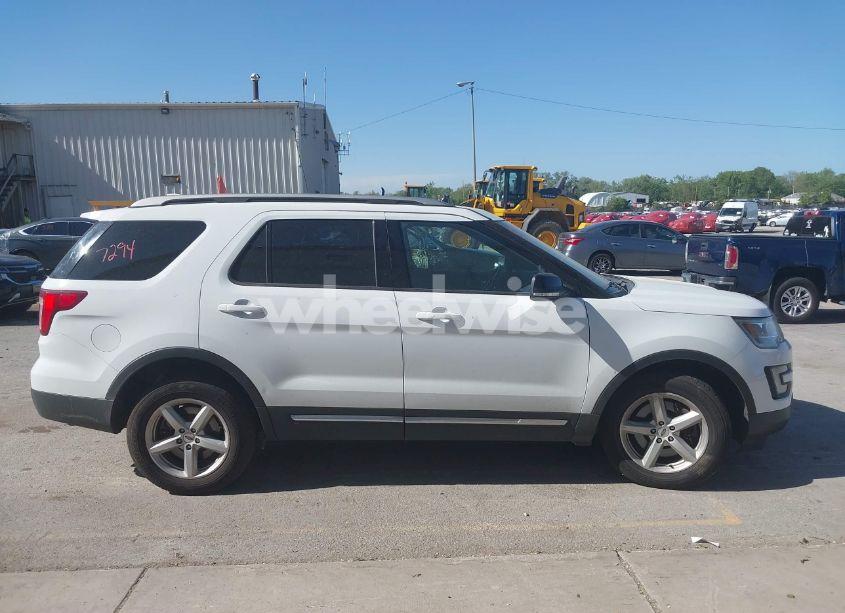 Photo 13 of 2016 Ford Explorer XLT (VIN 1FM5K8D88GGC84456)