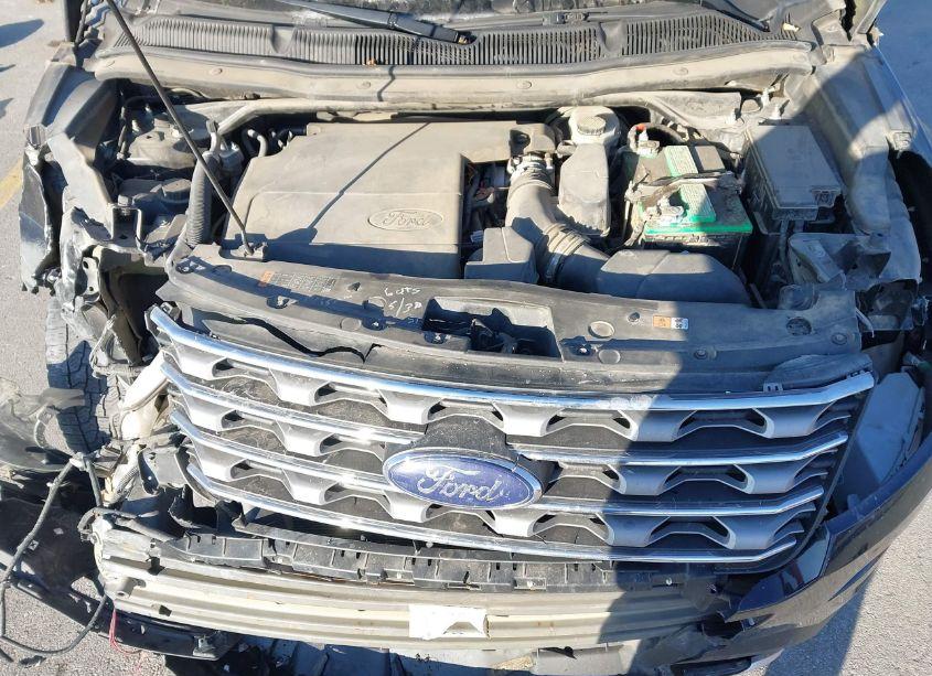 Photo 10 of 2016 Ford Explorer XLT (VIN 1FM5K8D88GGD24857)