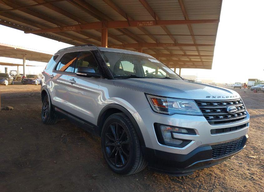 2017 Ford Explorer XLT (VIN 1FM5K8D88HGD11494) main photo