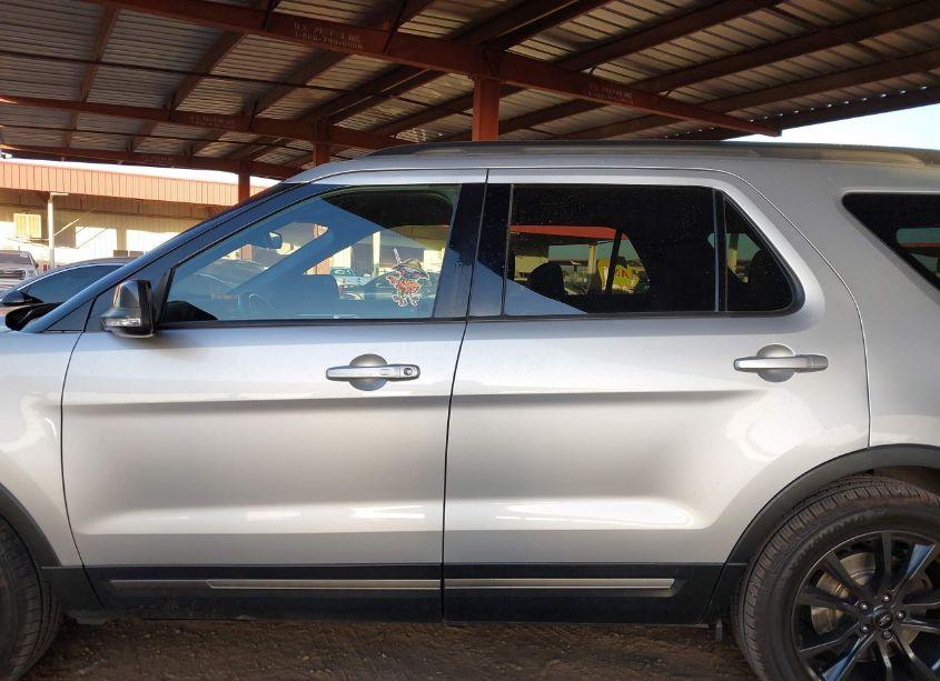 Photo 14 of 2017 Ford Explorer XLT (VIN 1FM5K8D88HGD11494)