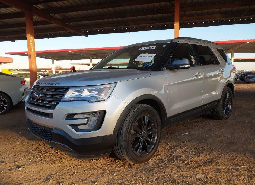 Photo 2 of 2017 Ford Explorer XLT (VIN 1FM5K8D88HGD11494)