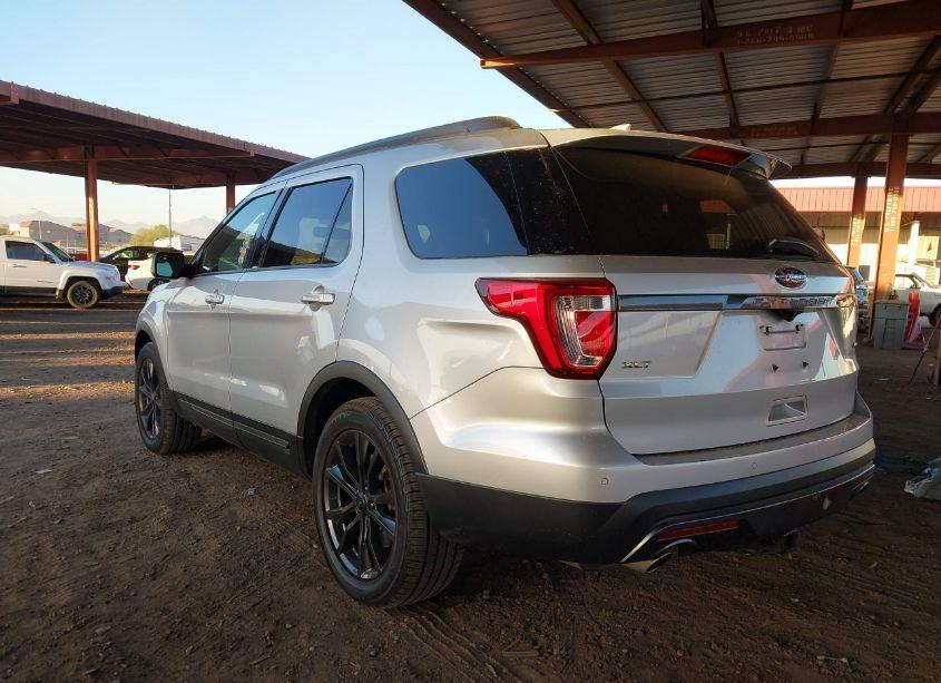 Photo 3 of 2017 Ford Explorer XLT (VIN 1FM5K8D88HGD11494)