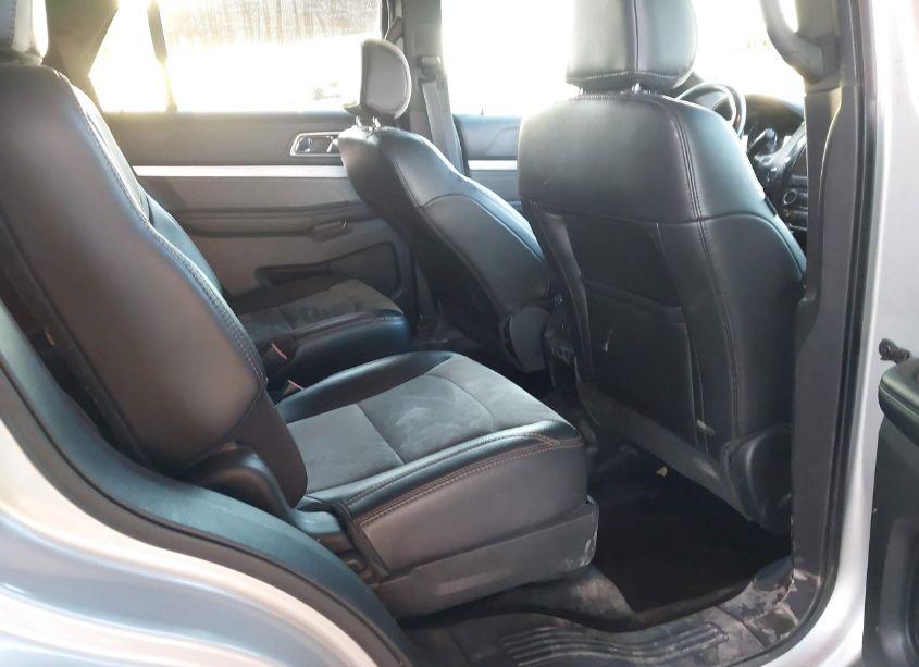 Photo 8 of 2017 Ford Explorer XLT (VIN 1FM5K8D88HGD11494)