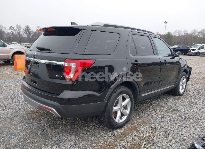 Photo 4 of 2017 Ford Explorer XLT (VIN 1FM5K8D88HGD20079)