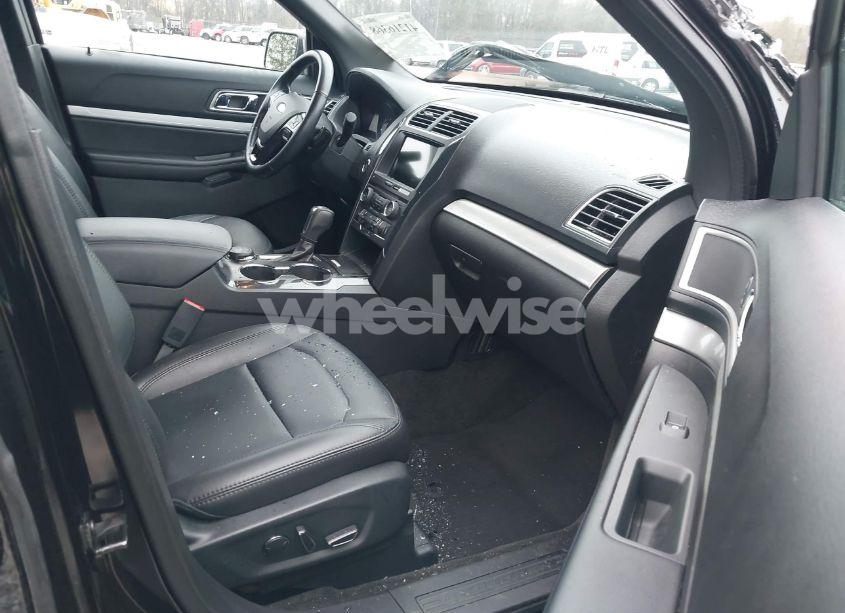 Photo 5 of 2017 Ford Explorer XLT (VIN 1FM5K8D88HGD20079)