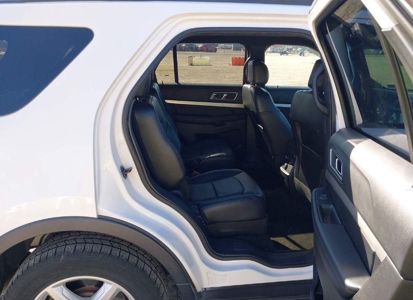 Photo 8 of 2017 Ford Explorer XLT (VIN 1FM5K8D88HGD32670)