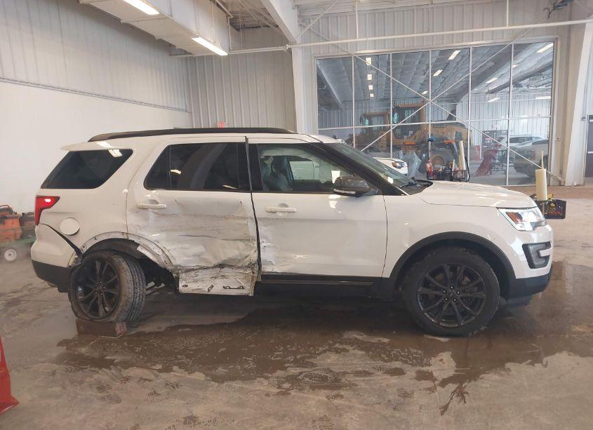 Photo 13 of 2017 Ford Explorer XLT (VIN 1FM5K8D88HGD63918)
