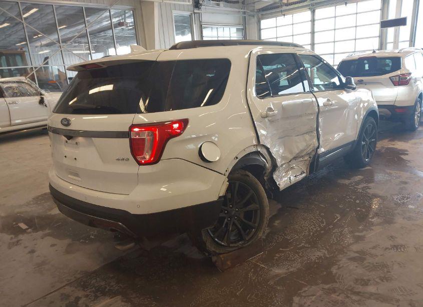 Photo 4 of 2017 Ford Explorer XLT (VIN 1FM5K8D88HGD63918)