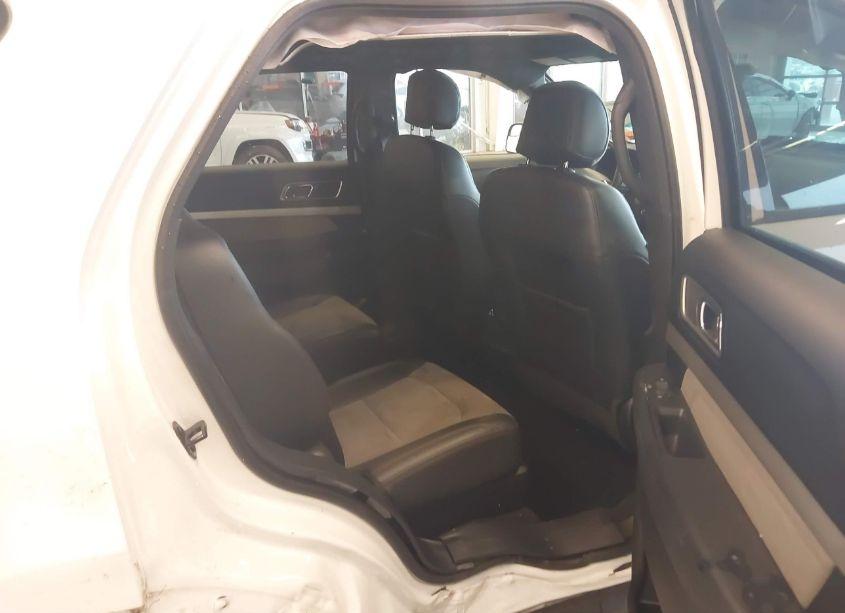 Photo 8 of 2017 Ford Explorer XLT (VIN 1FM5K8D88HGD63918)