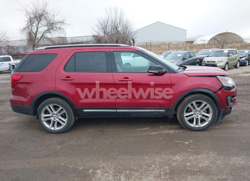 Photo 13 of 2017 Ford Explorer XLT (VIN 1FM5K8D88HGE37421)