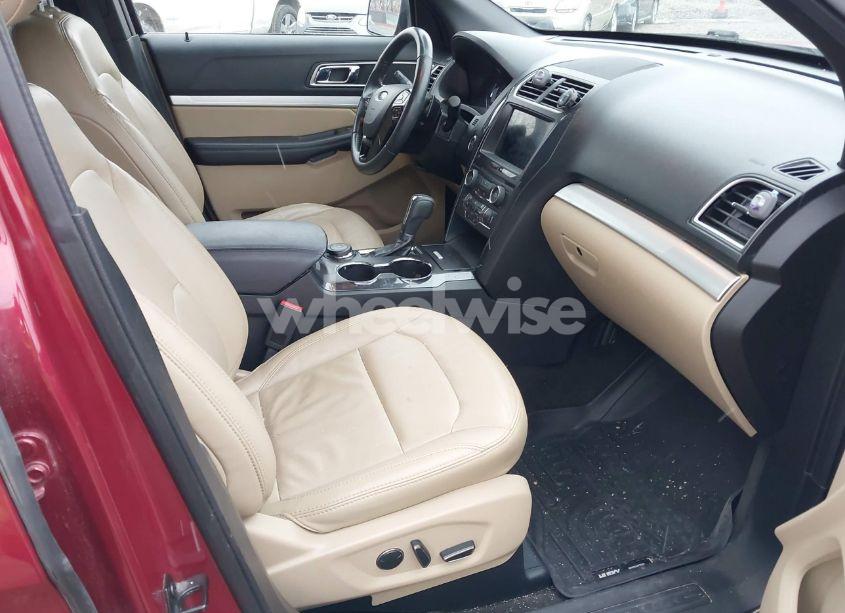 Photo 5 of 2017 Ford Explorer XLT (VIN 1FM5K8D88HGE37421)