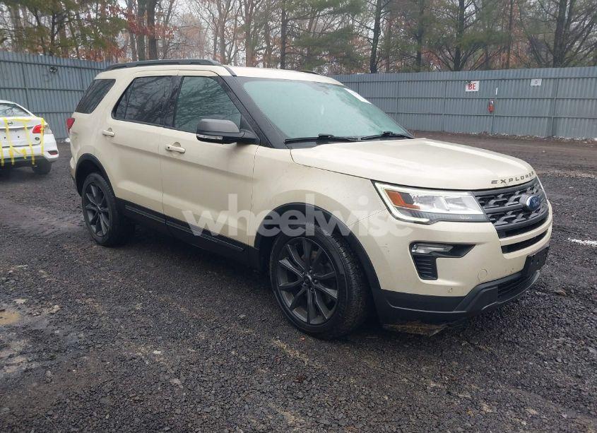 2018 Ford Explorer XLT (VIN 1FM5K8D88JGA17115) main photo