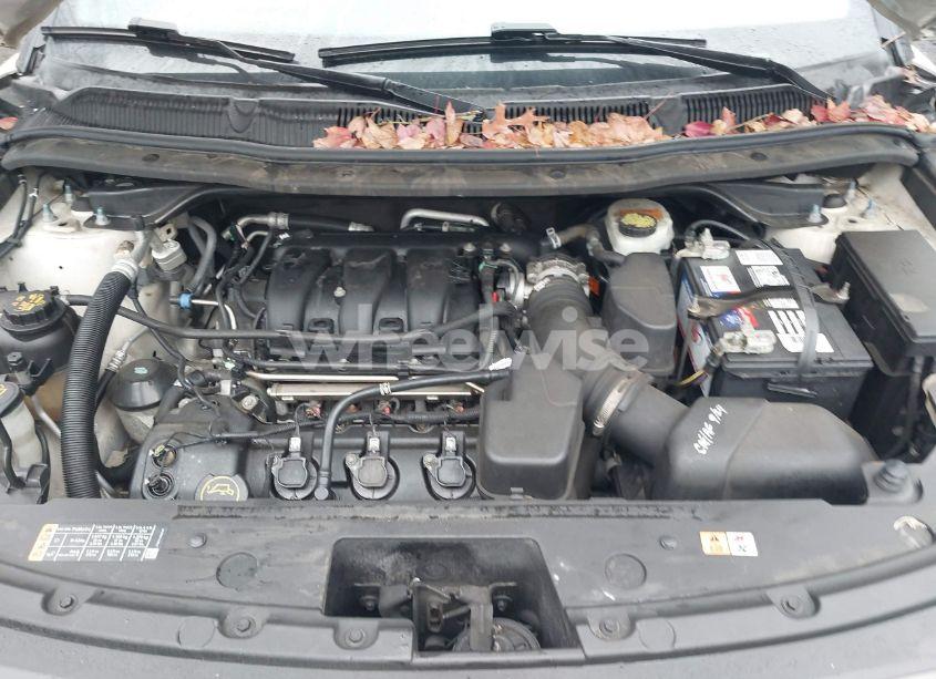 Photo 10 of 2018 Ford Explorer XLT (VIN 1FM5K8D88JGA17115)