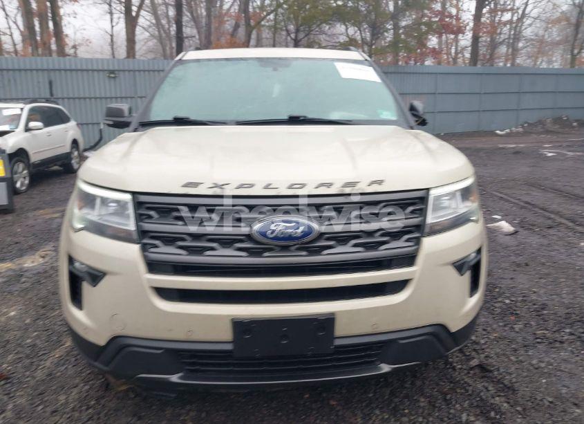 Photo 12 of 2018 Ford Explorer XLT (VIN 1FM5K8D88JGA17115)