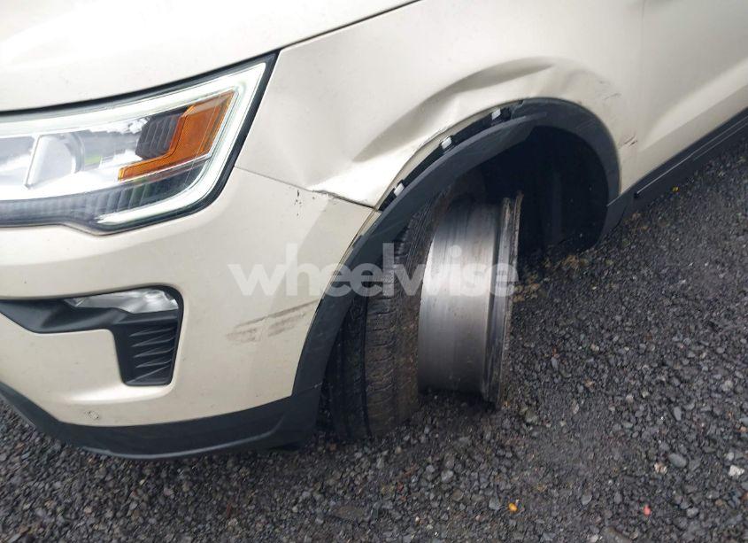 Photo 6 of 2018 Ford Explorer XLT (VIN 1FM5K8D88JGA17115)