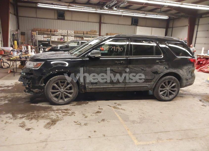 Photo 15 of 2018 Ford Explorer XLT (VIN 1FM5K8D88JGA33444)