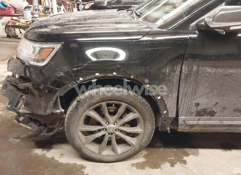 Photo 18 of 2018 Ford Explorer XLT (VIN 1FM5K8D88JGA33444)