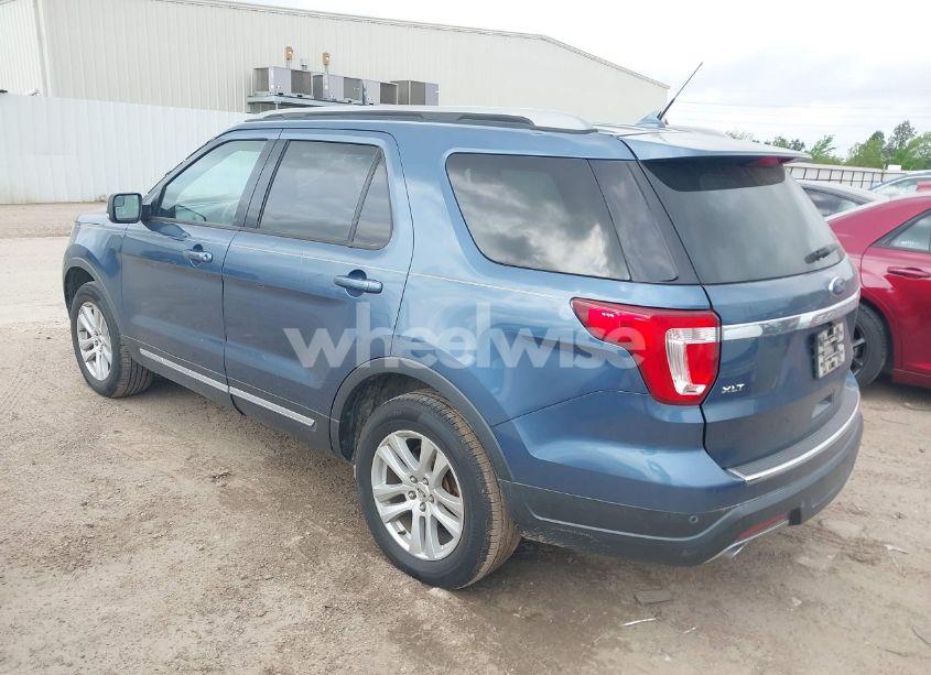 Photo 3 of 2018 Ford Explorer XLT (VIN 1FM5K8D88JGA57047)