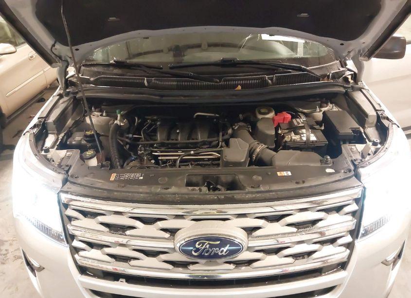 Photo 10 of 2018 Ford Explorer XLT (VIN 1FM5K8D88JGA88489)