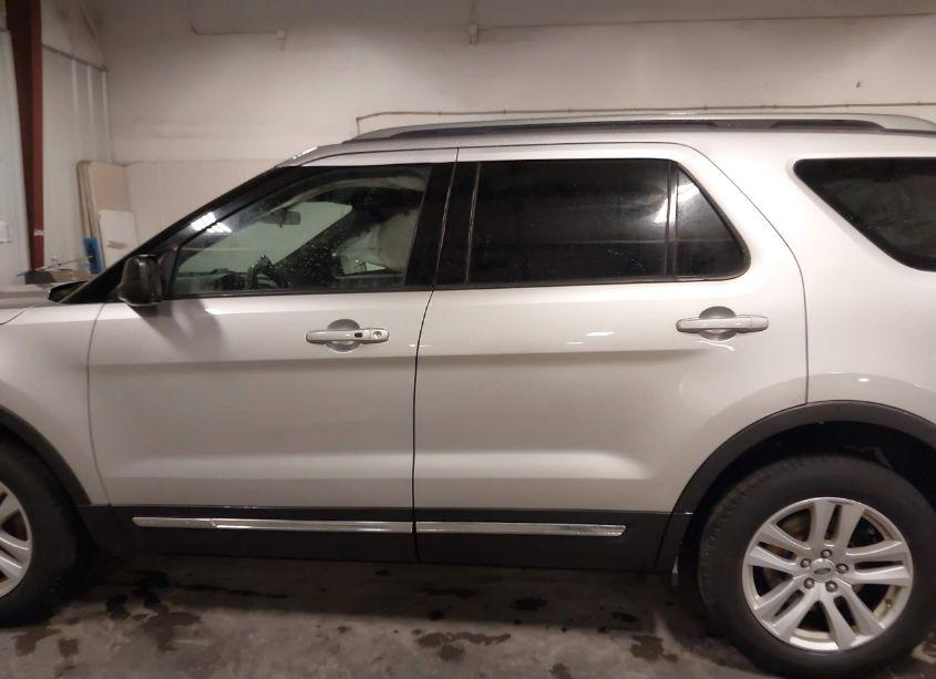 Photo 14 of 2018 Ford Explorer XLT (VIN 1FM5K8D88JGA88489)