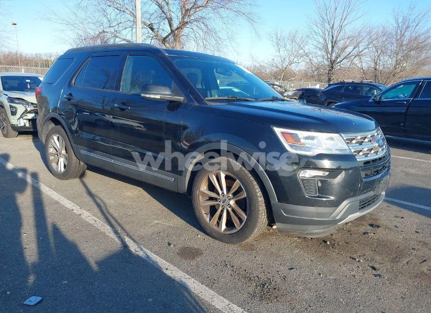 2018 Ford Explorer XLT (VIN 1FM5K8D88JGB82808) main photo