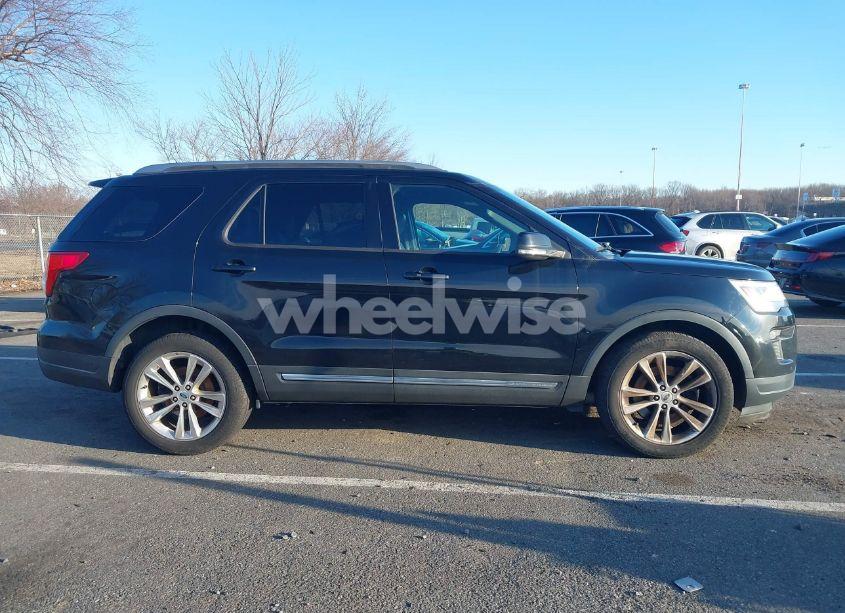 Photo 13 of 2018 Ford Explorer XLT (VIN 1FM5K8D88JGB82808)